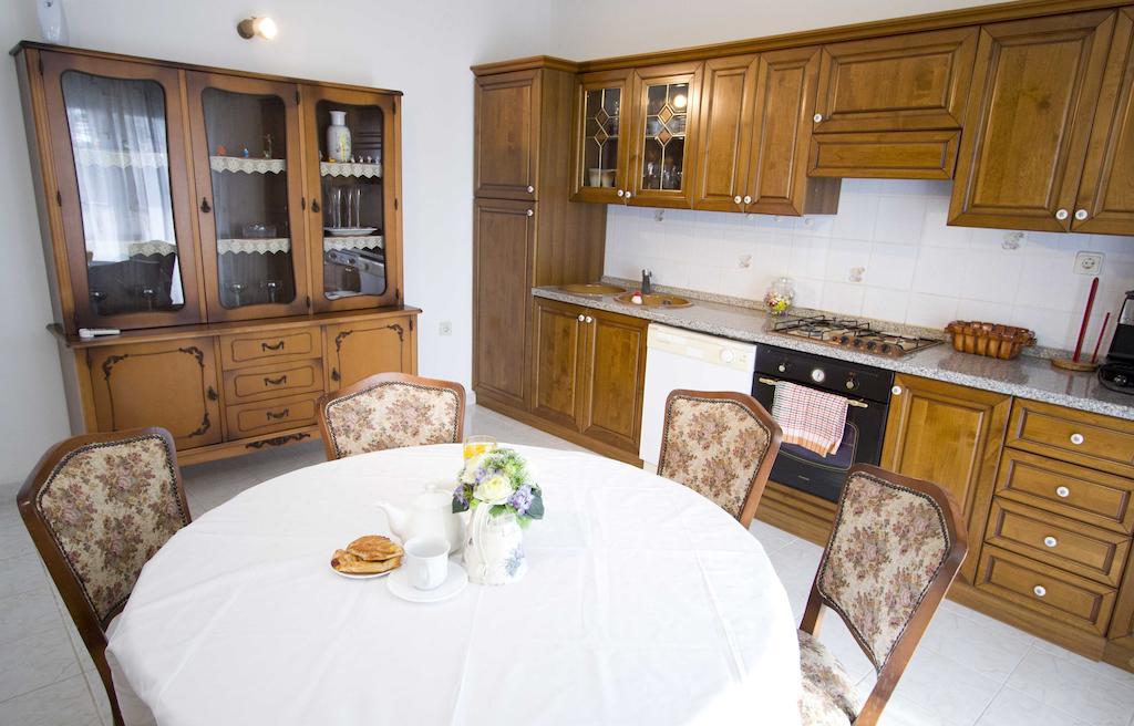 Apartment Pcelica Maja Podstrana Room photo