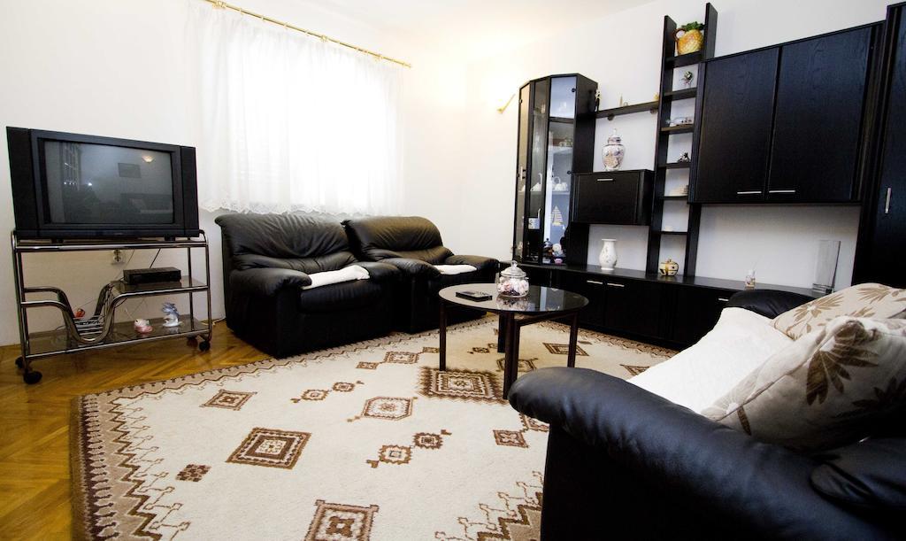 Apartment Pcelica Maja Podstrana Room photo